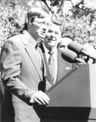 Don Heinrich Tolzmann and President Ronald Reagan